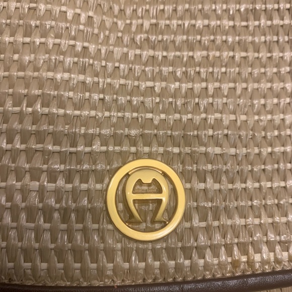 New Old Stock Etienne Aigner Shoulder Bag has tag and key ring Tan - Picture 11 of 15